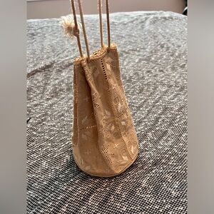 Small neutral purse